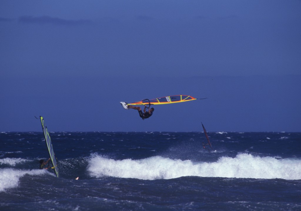 Fale i windsurfing w El Medano